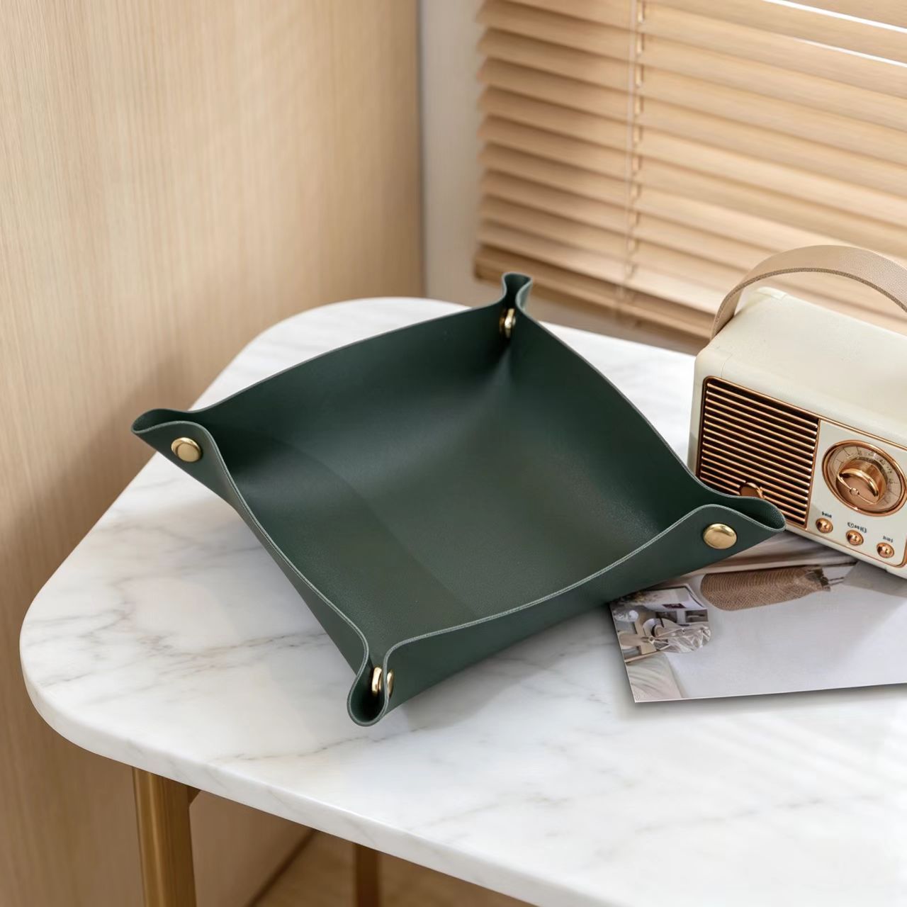 Plateau de rangement pliable e - Valet Tray Nightstand Organizer Leather avis et prix